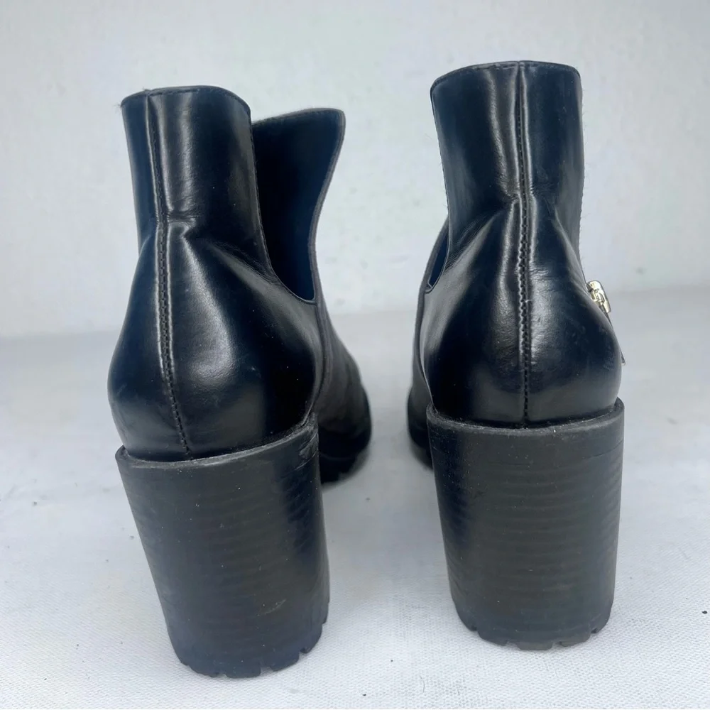 - Zara gray suede black leather ankle boot